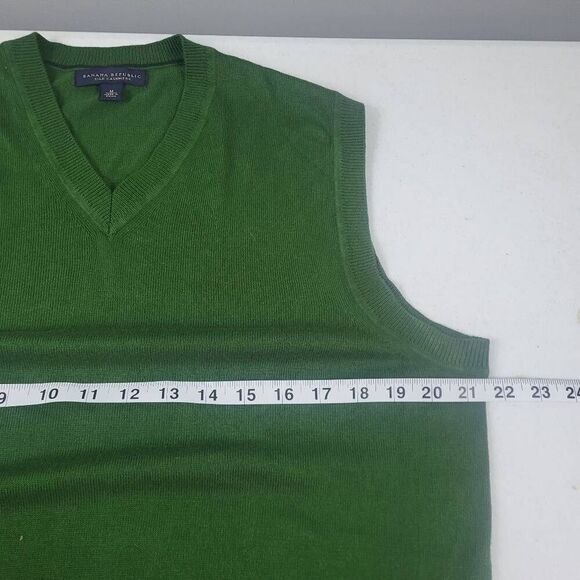 Banana Republic Mens Silk Cashmere Vest Sz Medium Green V Neck Preppy Old Money - Picture 6 of 8